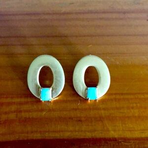 Madewell front facing Amazonite gold hoops